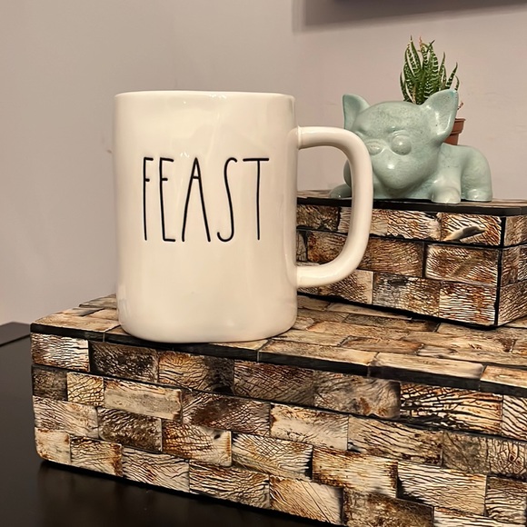 NEW Rae Dunn FEAST Large Mug - Picture 2 of 9